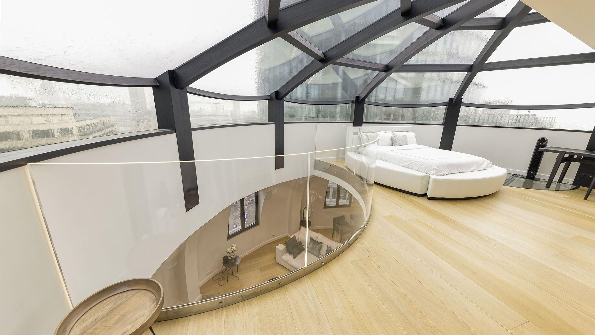 Triplex Penthouse In The Center Brussel
