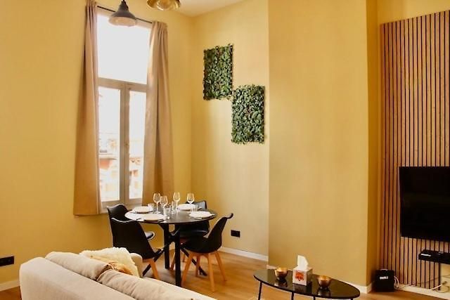 One-bedroom Apartment *