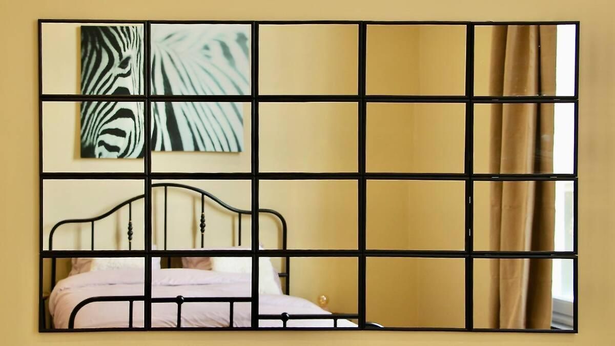 One-bedroom Apartment *