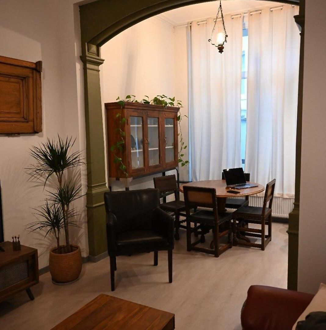 P60 Character & Comfort In 1000 Apartment *