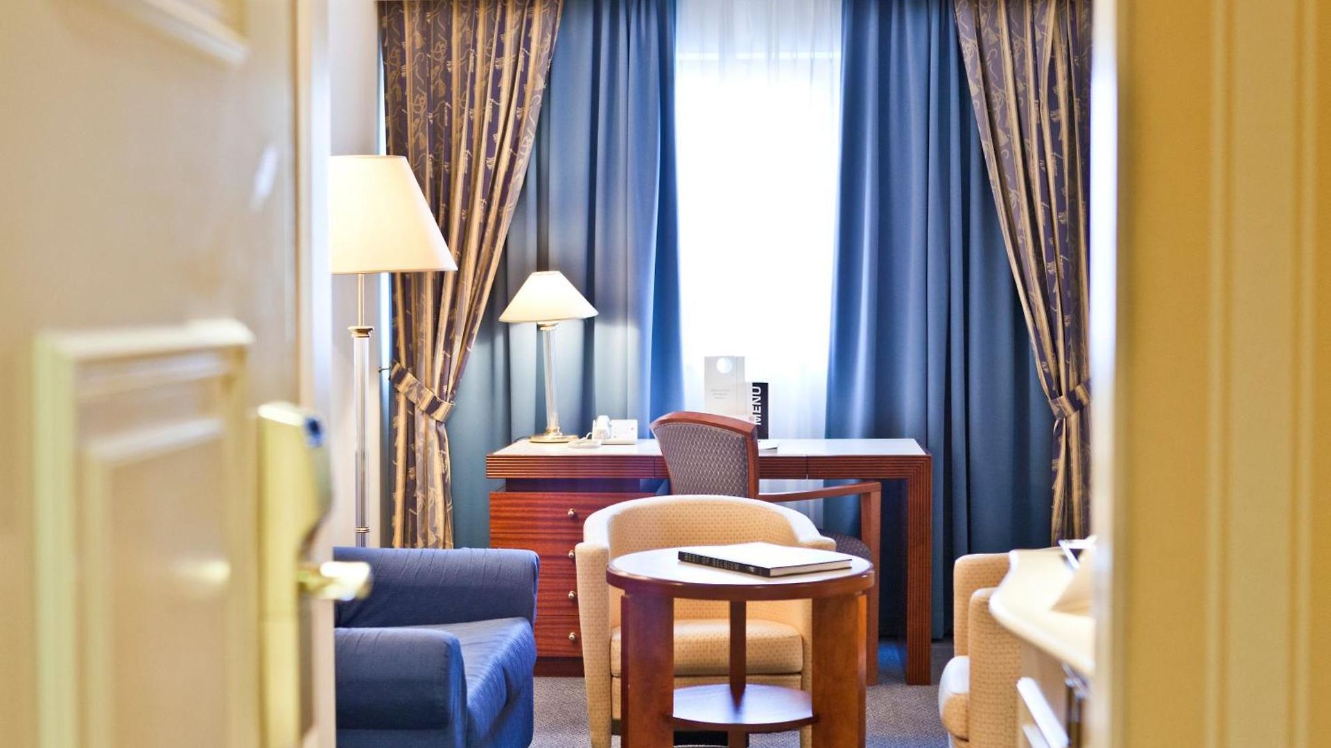 Hotel Le Chatelain 5*