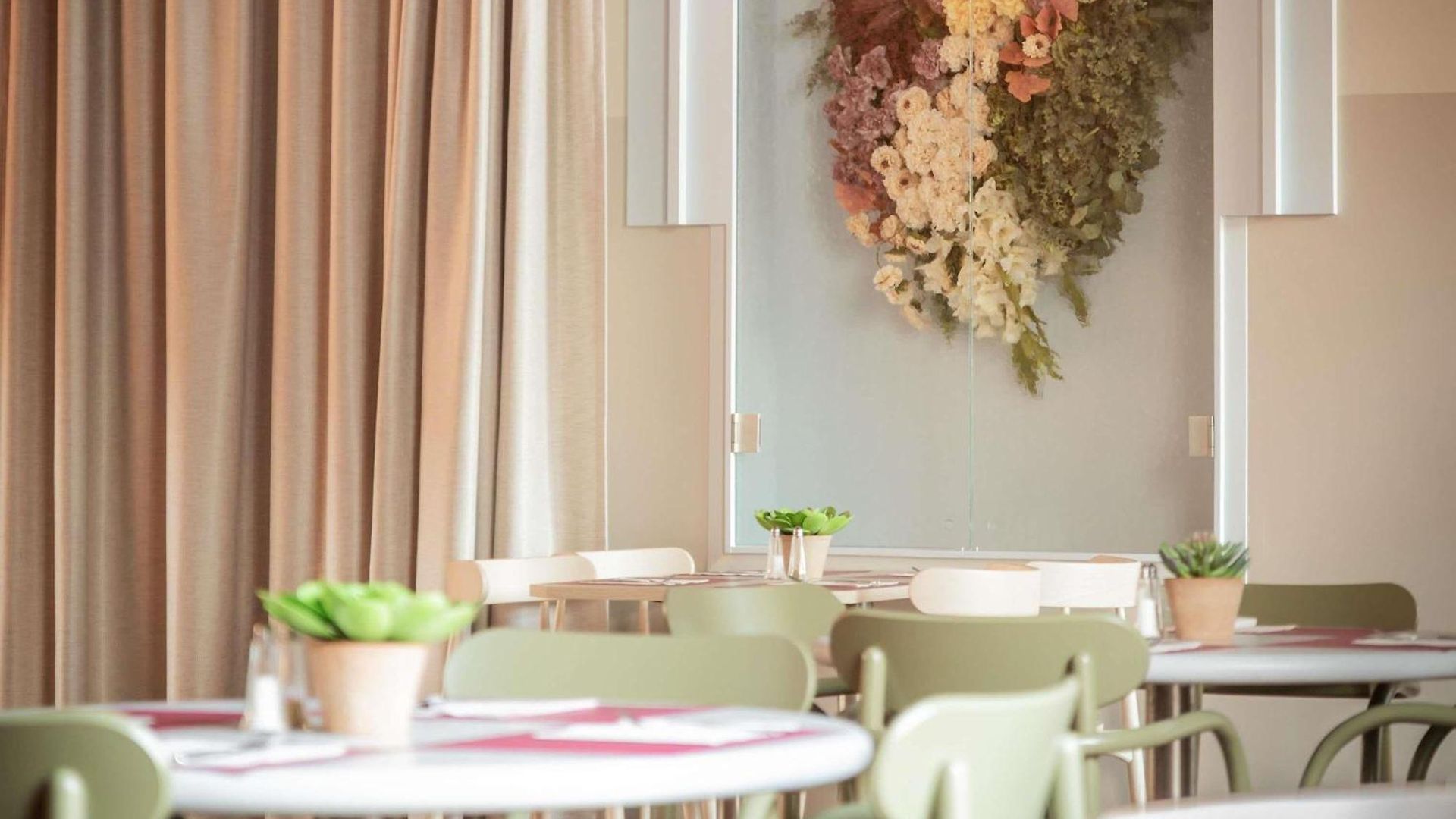 Novotel Off Grand Place 4* Brussel