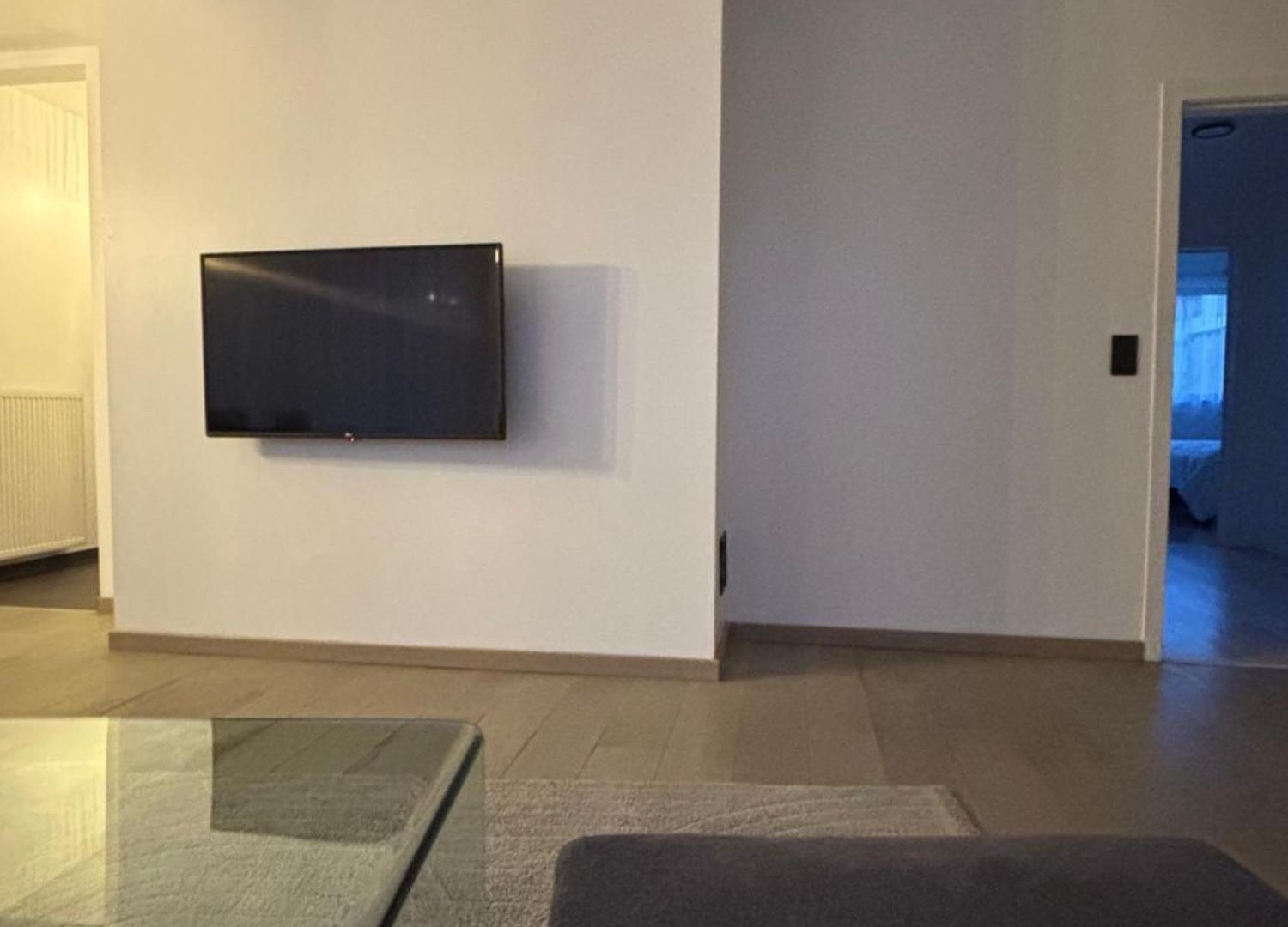 Stylish, Modern & Spacious In Apartment