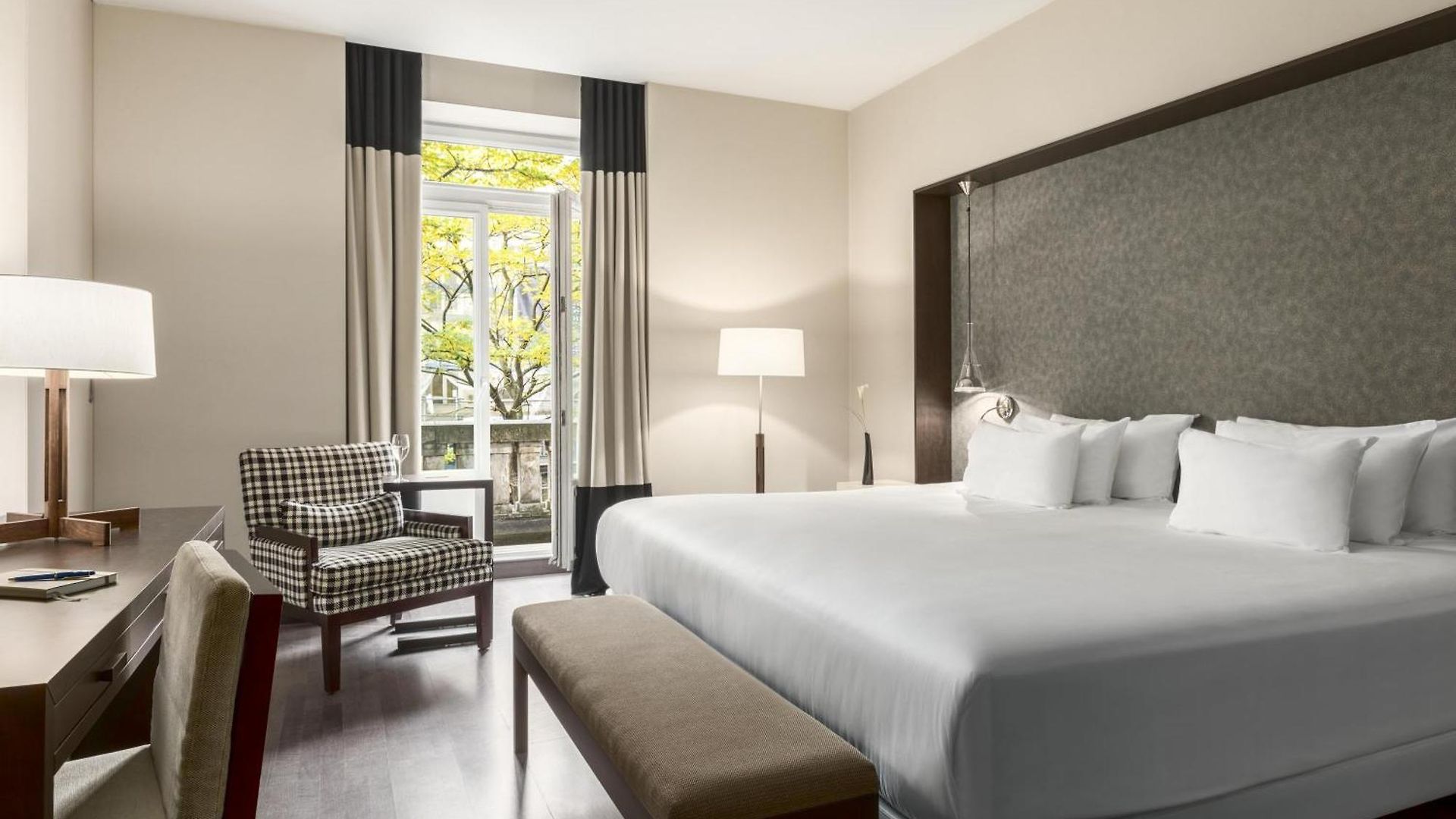Nh Collection Centre Hotel 4*