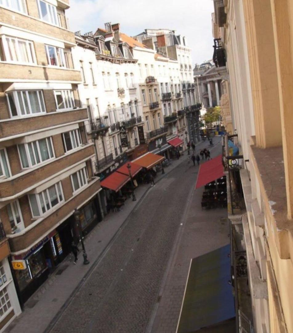 - Steps Grand Place - Local Vibrant Neighbourhood Brussels