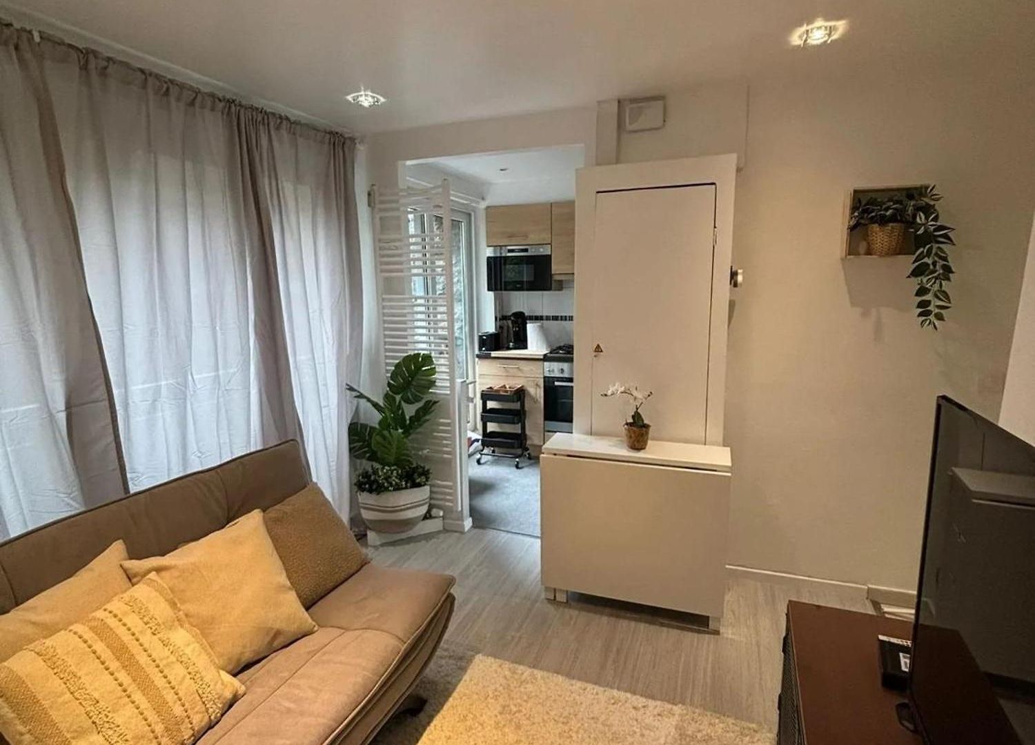Comfortable In Brussels, 35 M², 3 Persons *