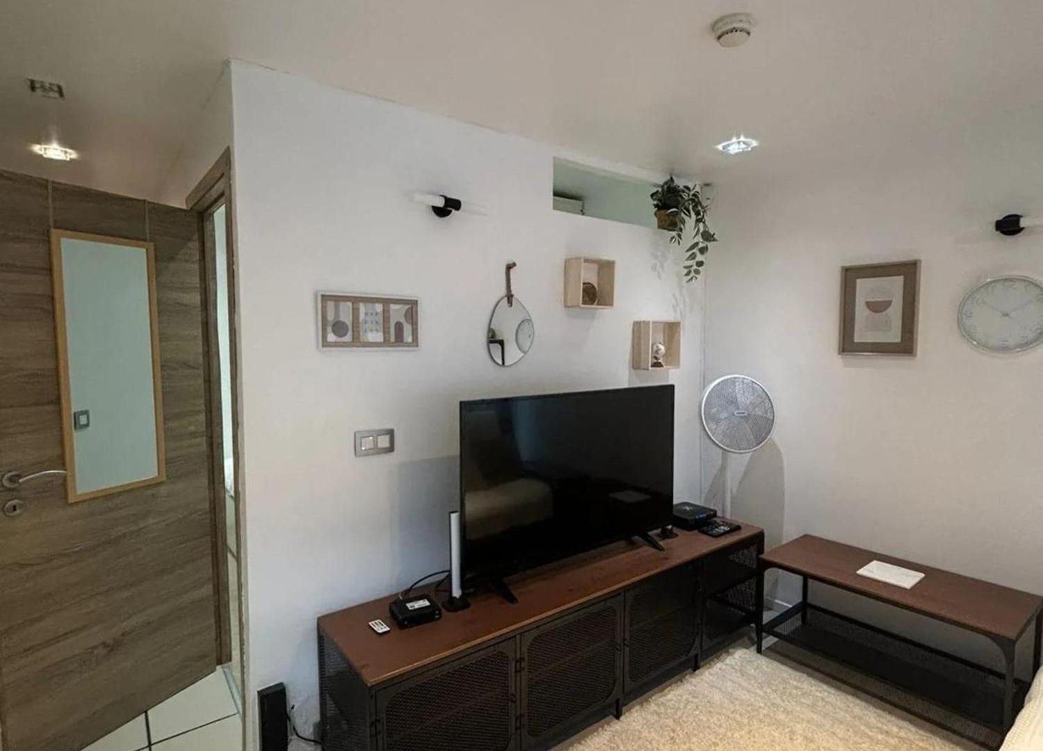Comfortable In Brussels, 35 M², 3 Persons Apartment *