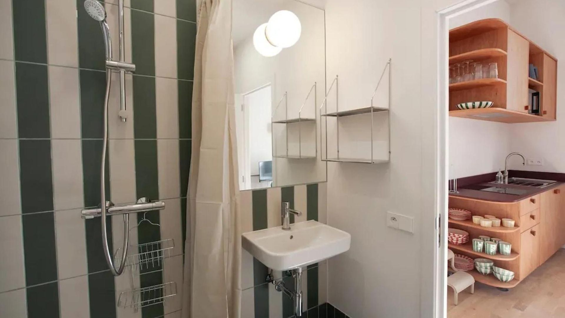 With View In Saint-gilles, 80 M² Apartment *