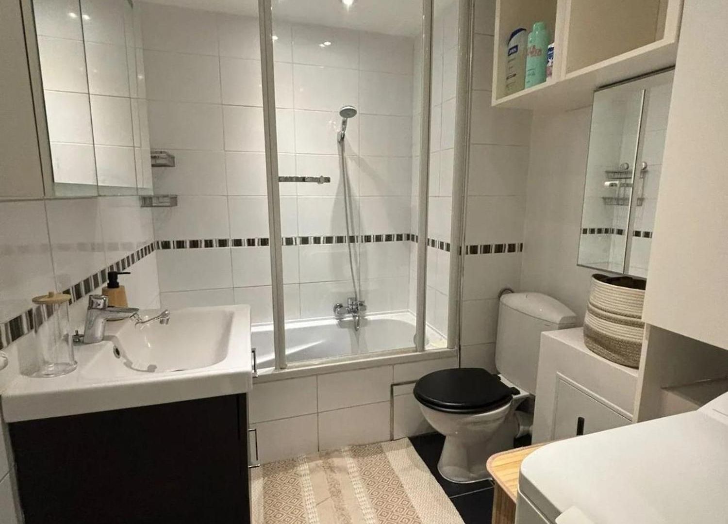 Comfortable In Brussels, 35 M², 3 Persons Apartment *