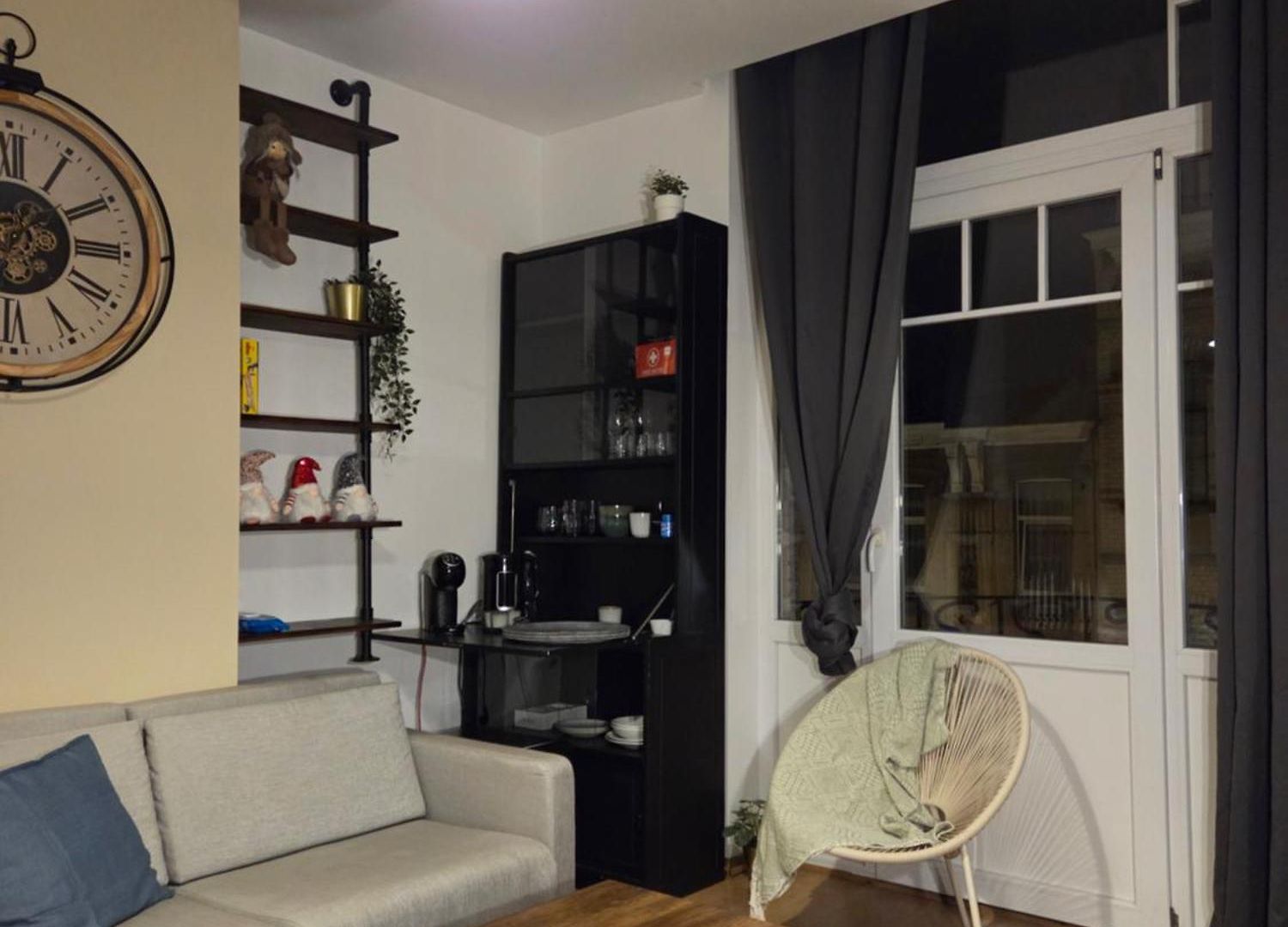 Pb155, Balcony With Street View *