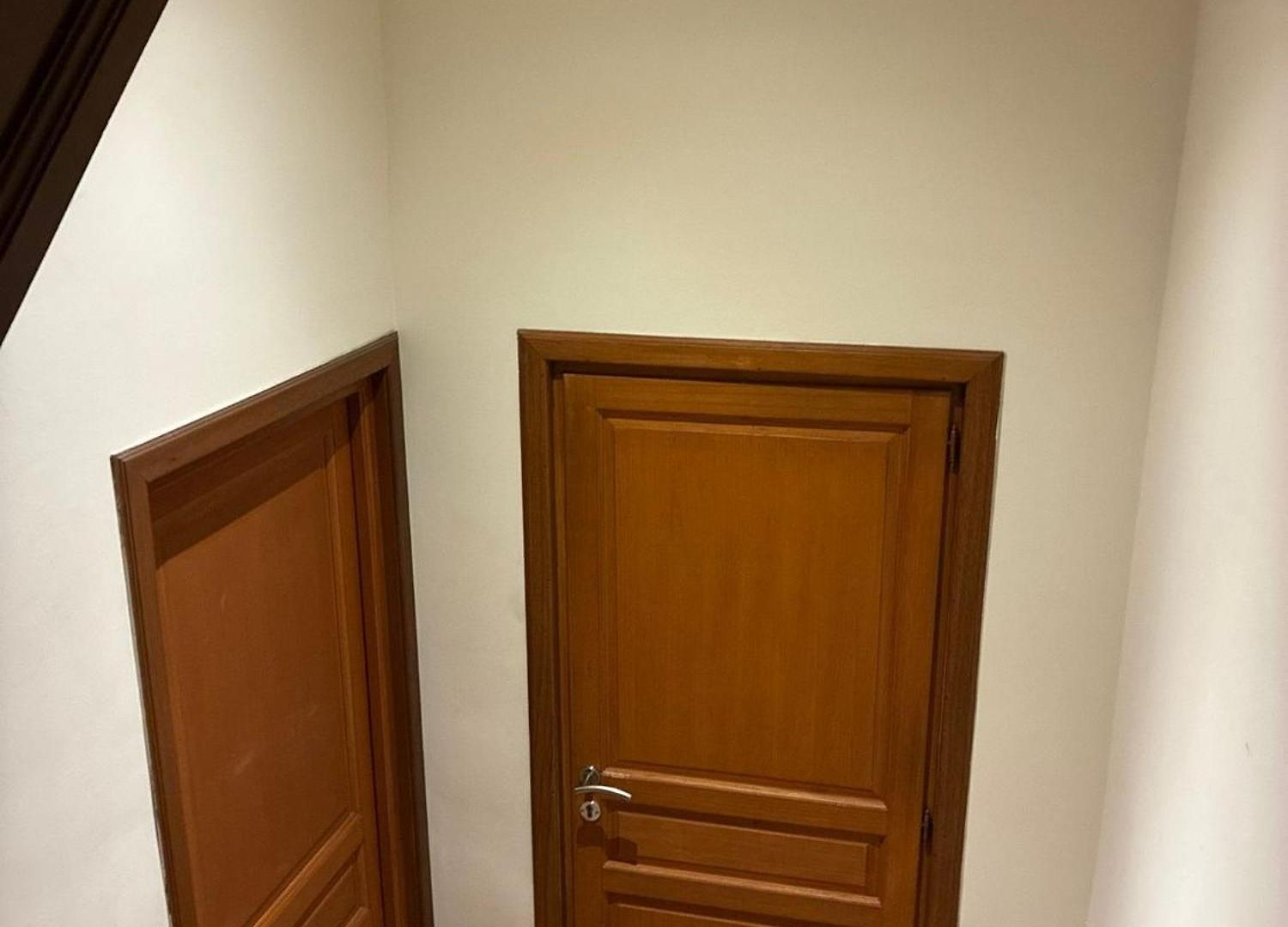 Et Dans Un Immeuble Homestay