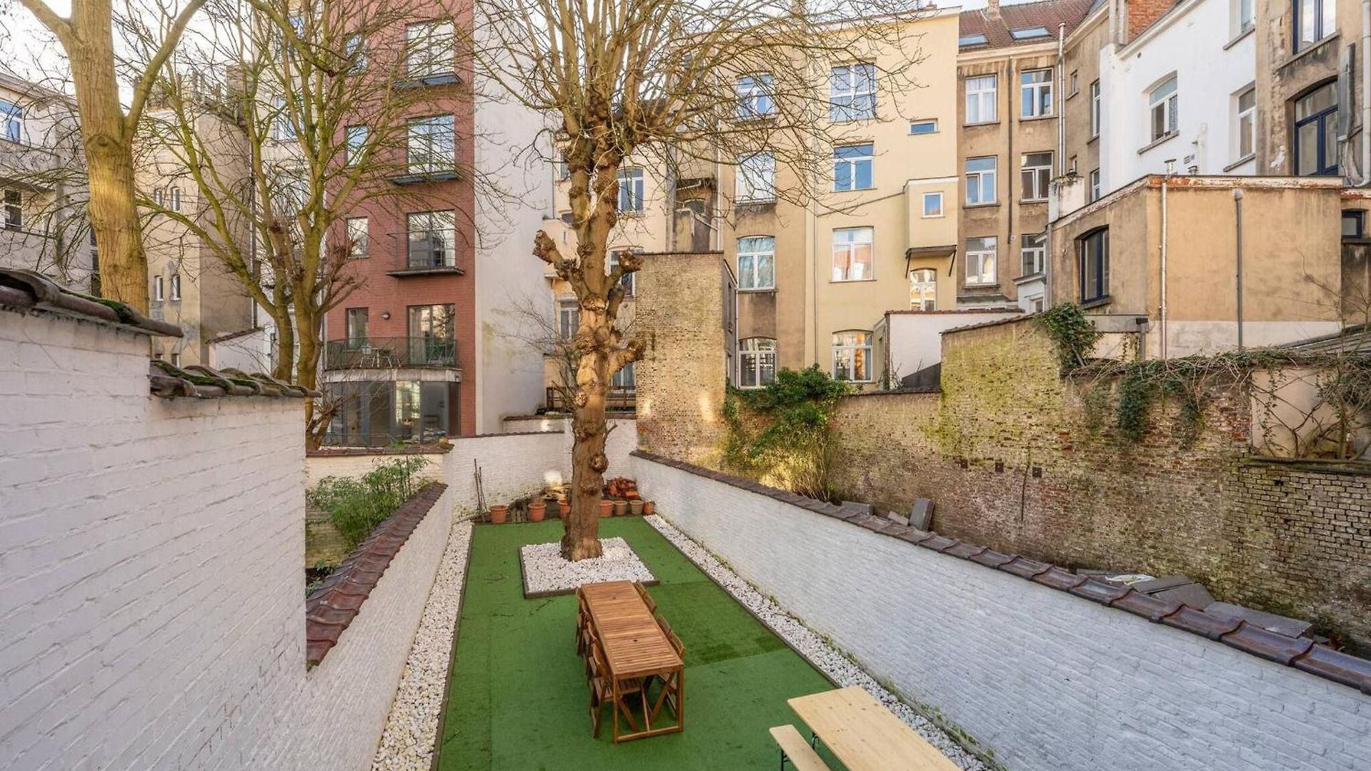 Euro Edens Cosy Historic In Jacuzzi, Garden, Location Guest house Brussels