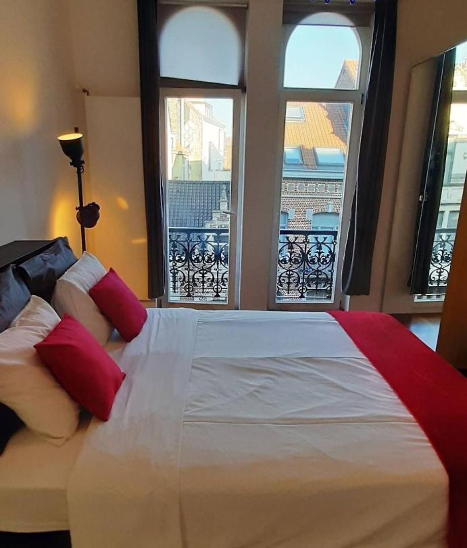 Guest house Euro Edens Cosy Historic In Jacuzzi, Garden, Location 3*