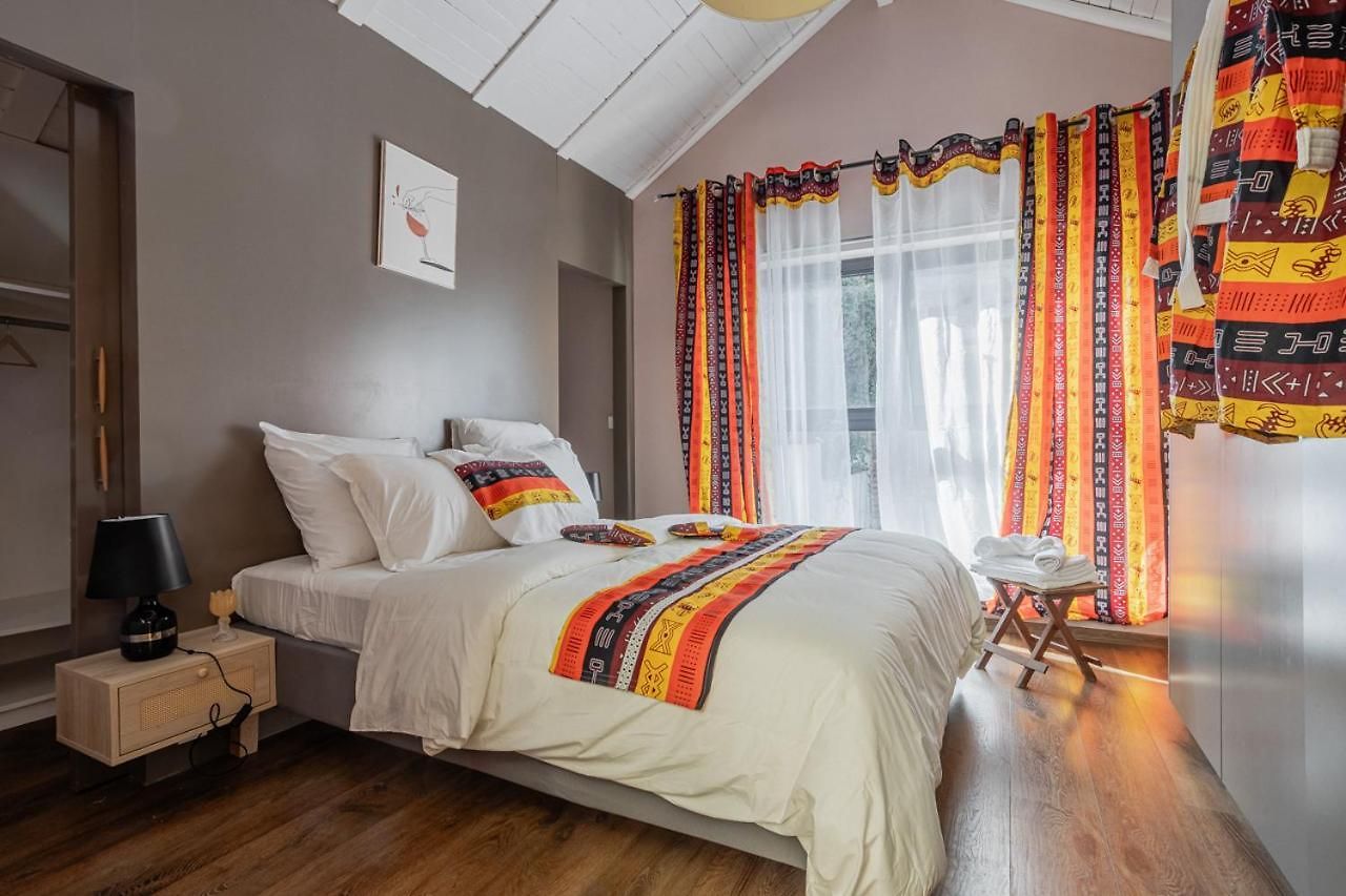 Kweni House Villa *