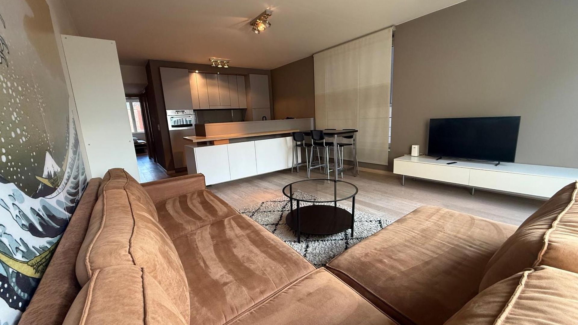 With 2 Bedrooms - Sleeps 6
