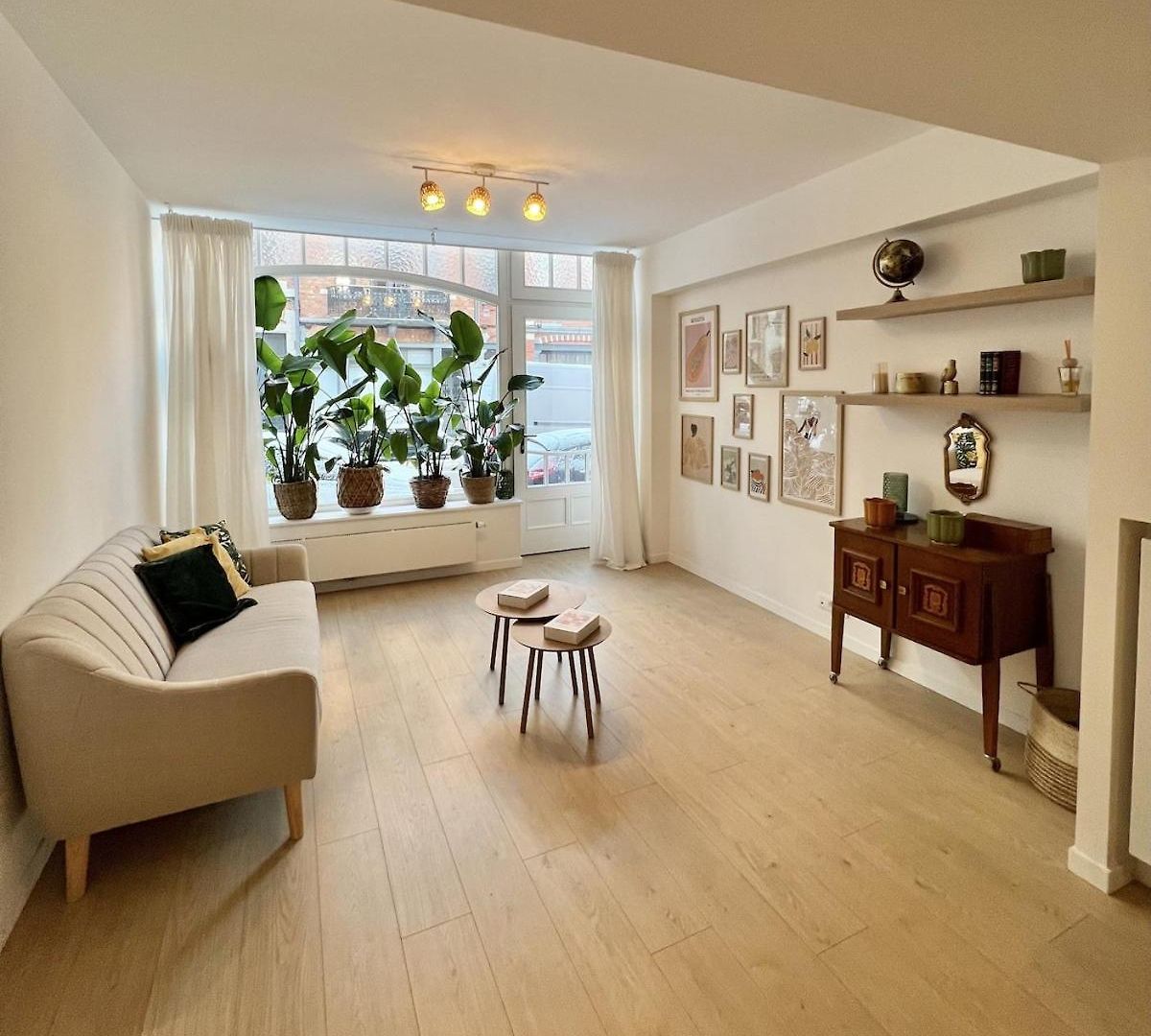 Modern & Elegant Near Montgomery