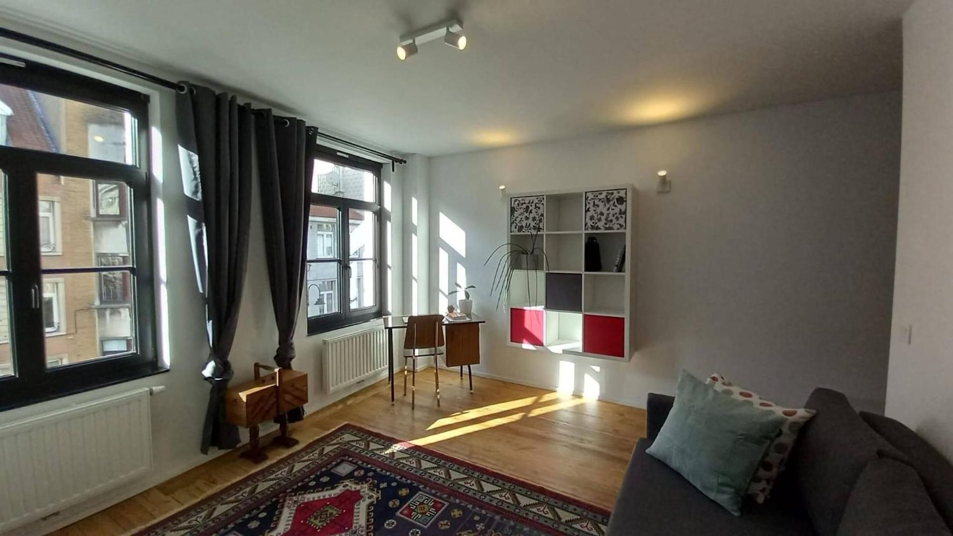 Charming At Heart Of Brussels-marolles Apartment