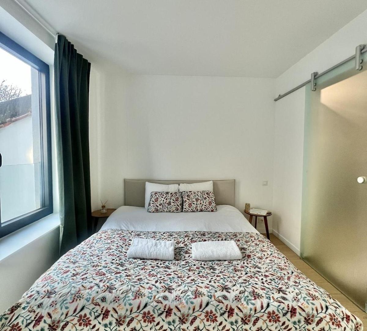 Modern & Elegant Near Montgomery * Brussels