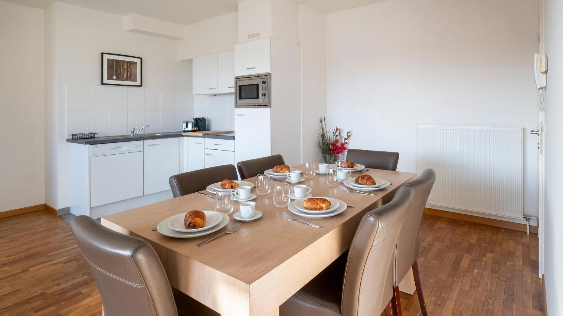 Eu Center Apartment
