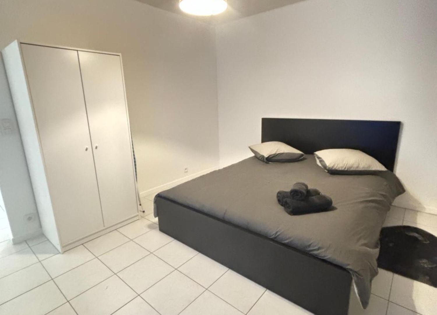 Apartment Modern 1br And Sofa Bed Near Airport *