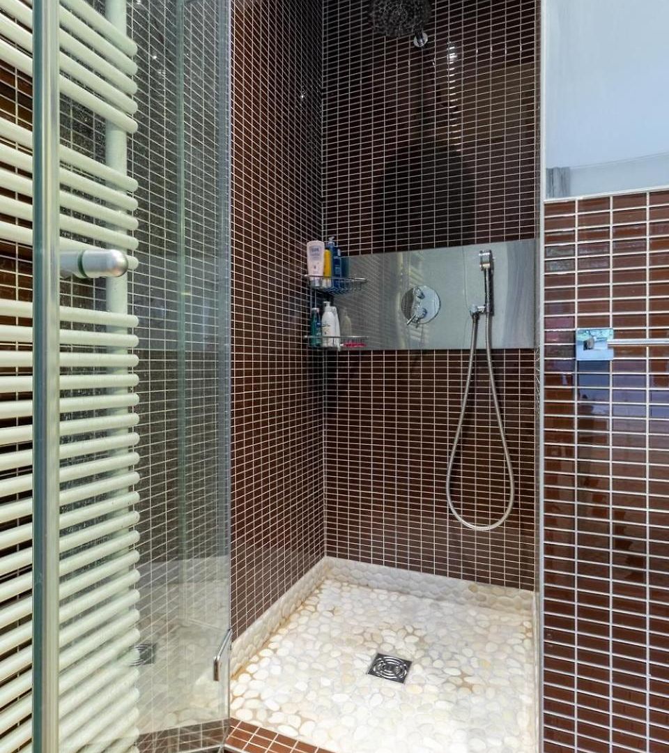 Luxury Deluxe Garden In Centre Apartment