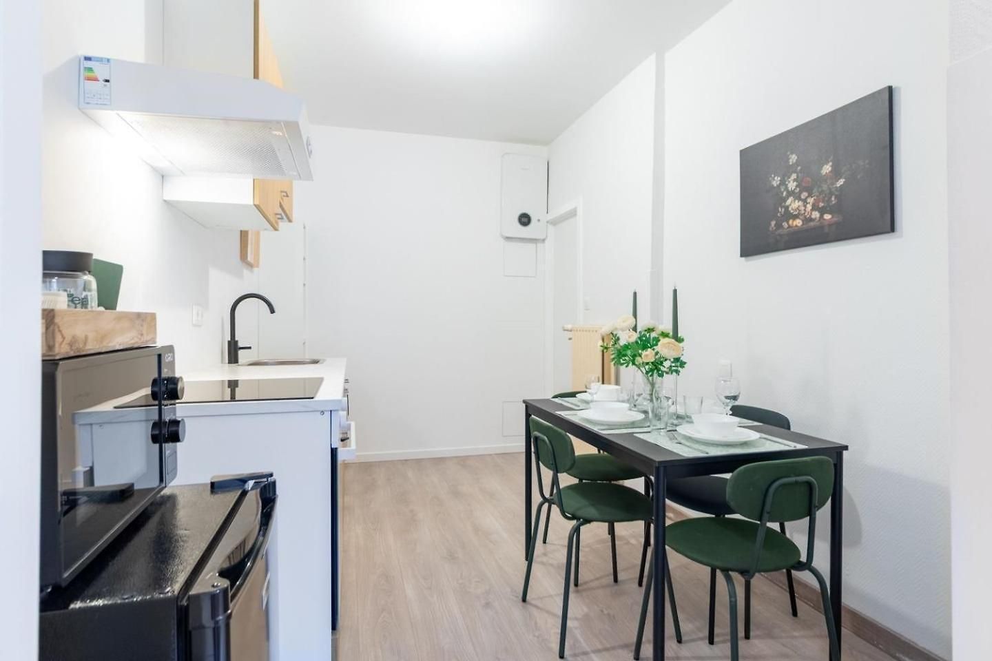 Over Two Floors For 5 Guests Near Midi & Grand Place * Brussels
