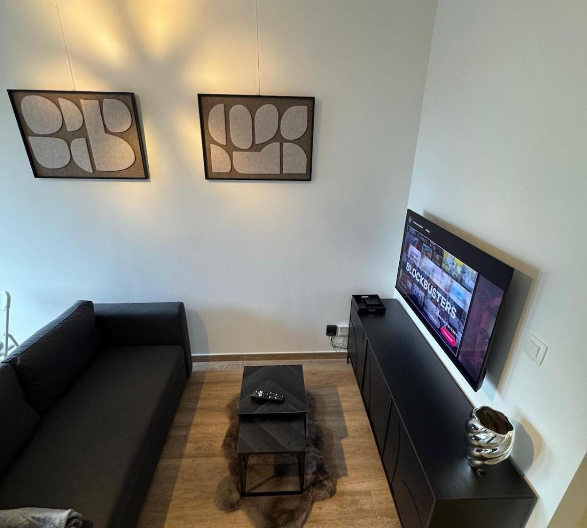 Cozy In Apartment *