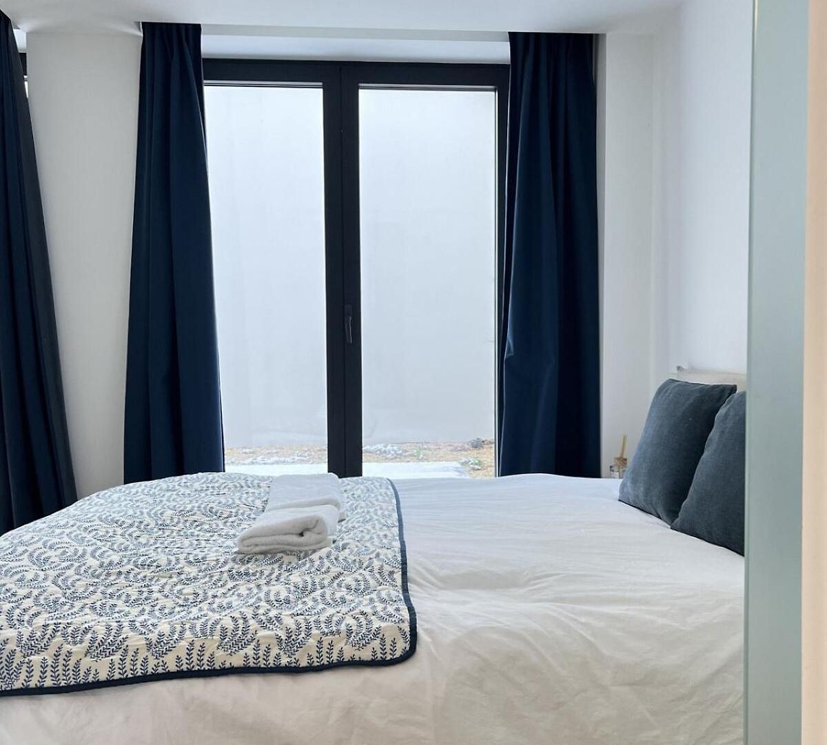 Modern & Elegant Near Montgomery Brussels