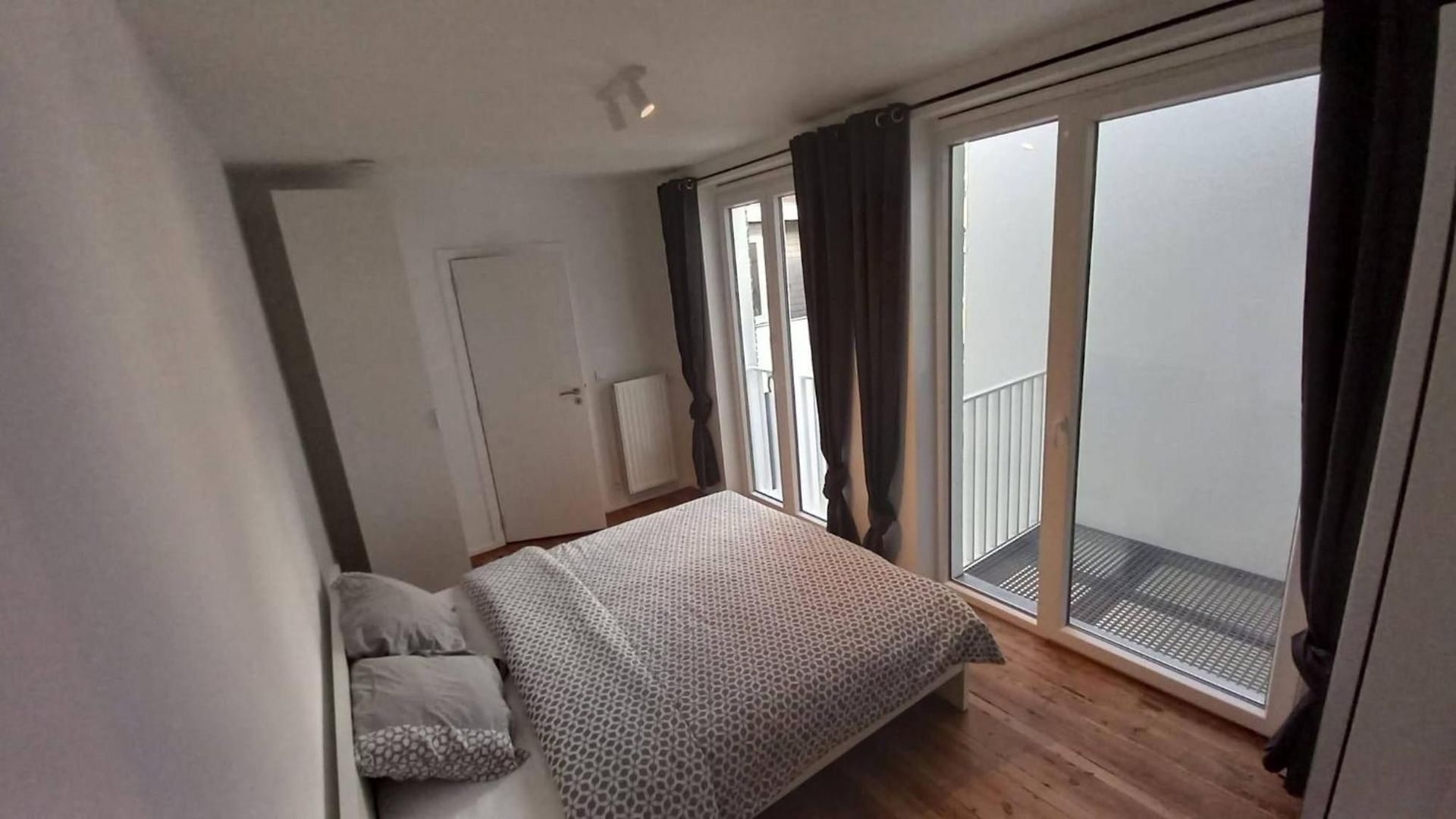 Charming At Heart Of Brussels-marolles *