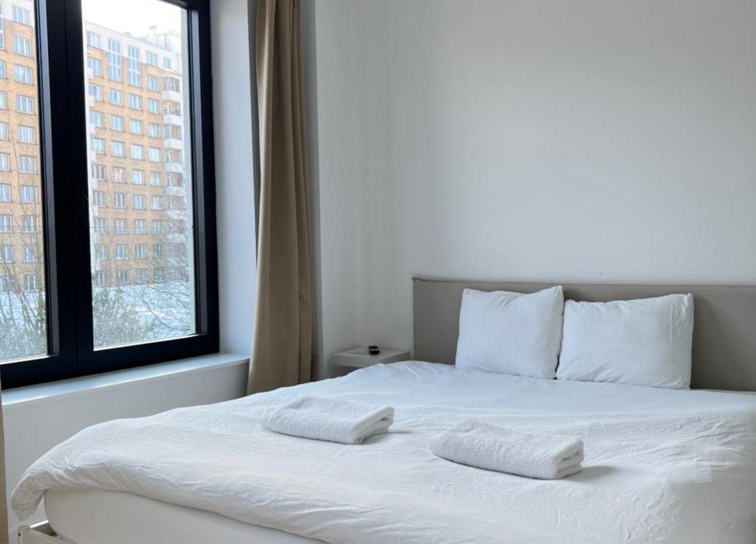 Chic & Bright Near Montgomery Apartment *