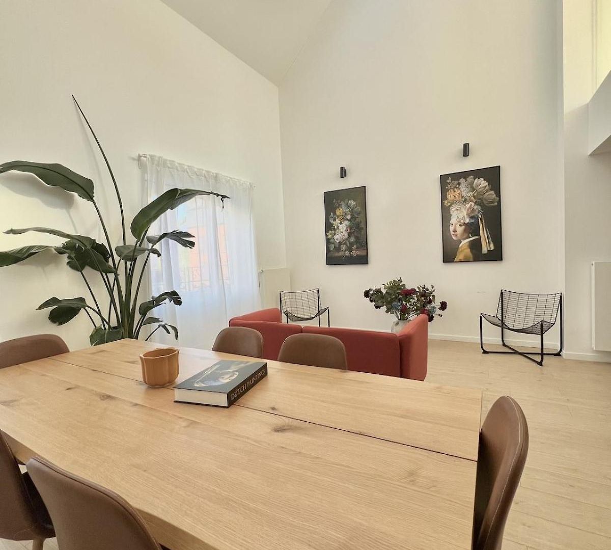 Chic & Bright Near Montgomery Apartment *