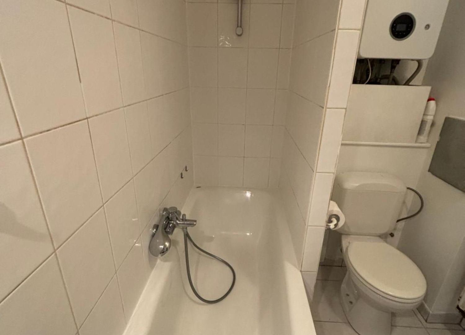 Modern 1br And Sofa Bed Near Airport Apartment *