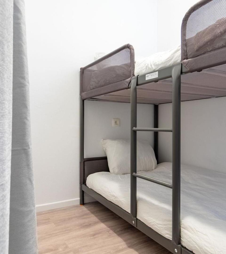 Over Two Floors For 5 Guests Near Midi & Grand Place