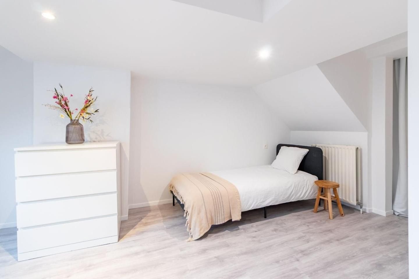 Over Two Floors For 5 Guests Near Midi & Grand Place Apartment *