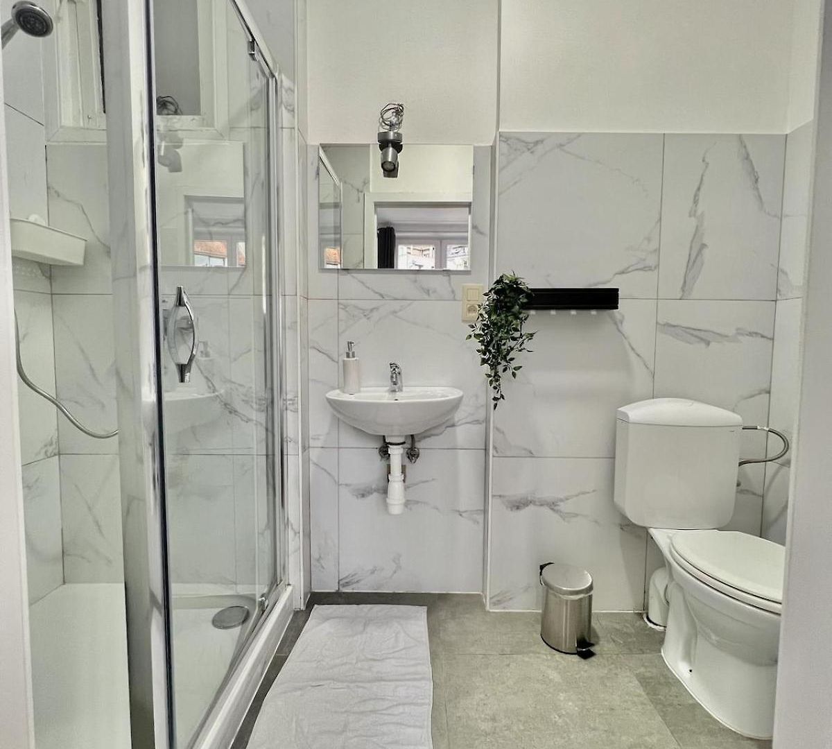 Apartment Spacious For 6 Near Center Of *