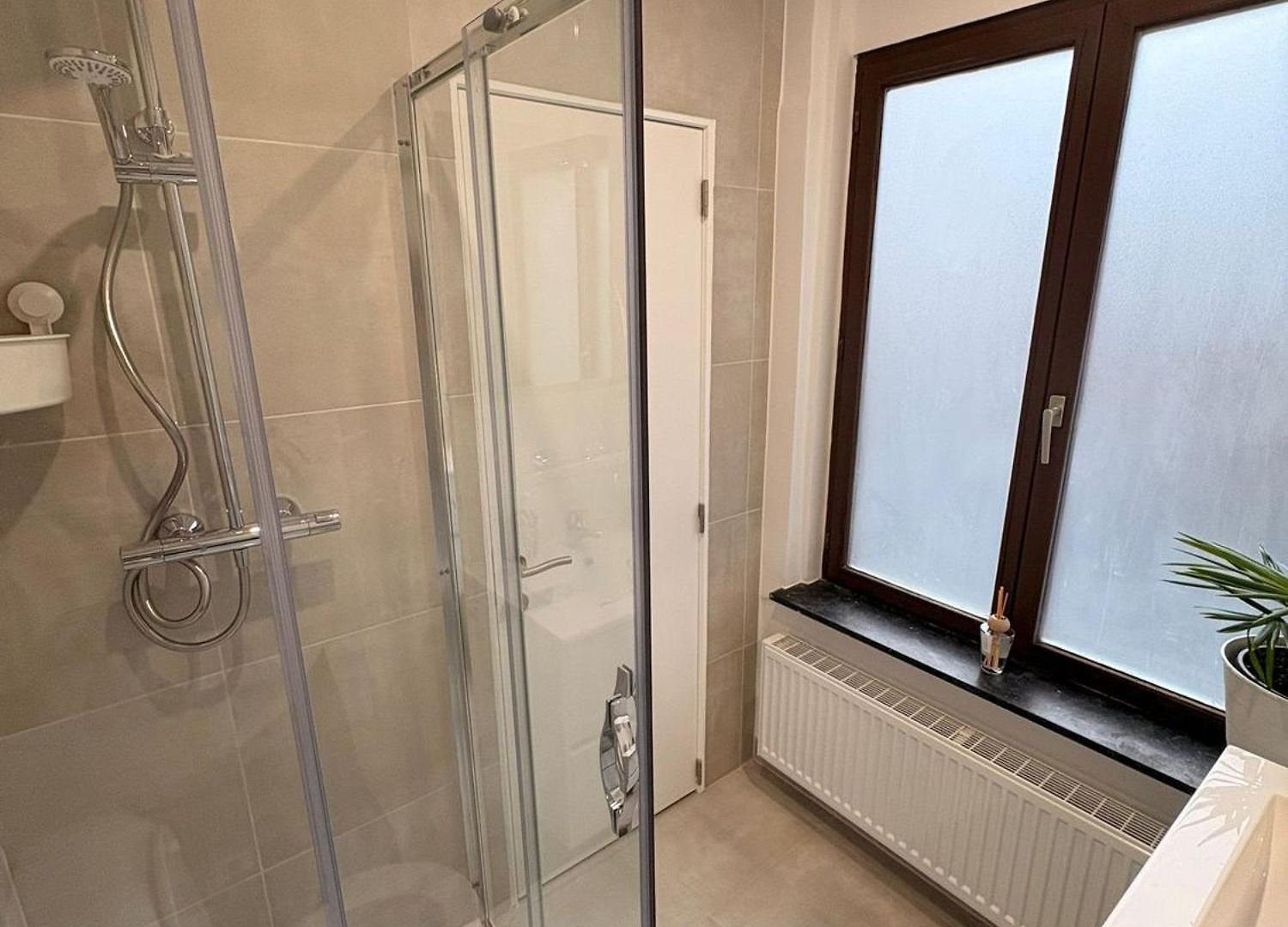 Over Two Floors For 5 Guests Near Midi & Grand Place Apartment Brussels