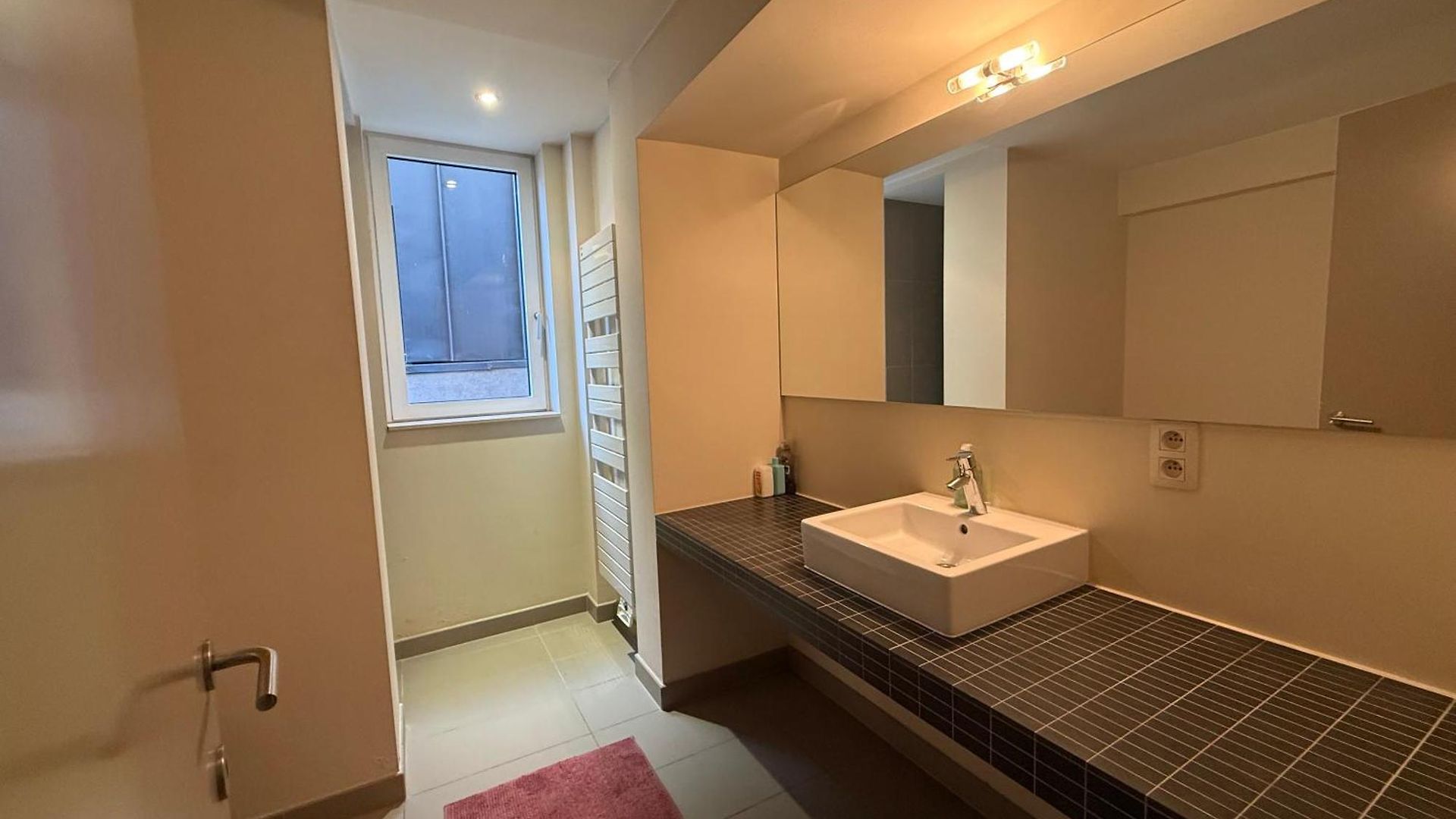Apartment With 2 Bedrooms - Sleeps 6 *
