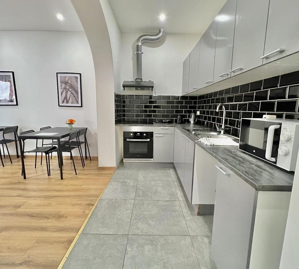 Spacious For 6 Near Center Of * Brussels