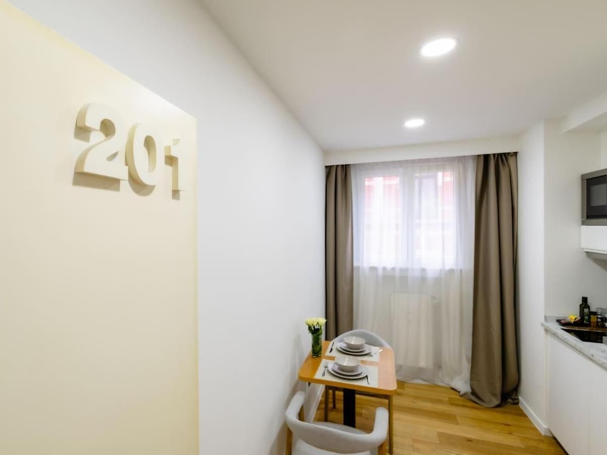 Cozy - Downtown - 2 Min From Metro - 201 Apartment *