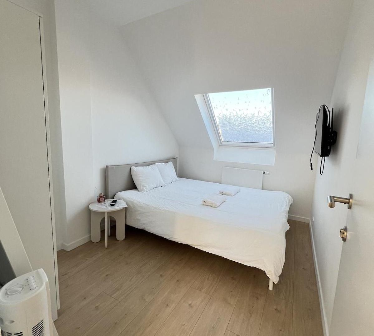 Apartment Chic & Bright Near Montgomery *