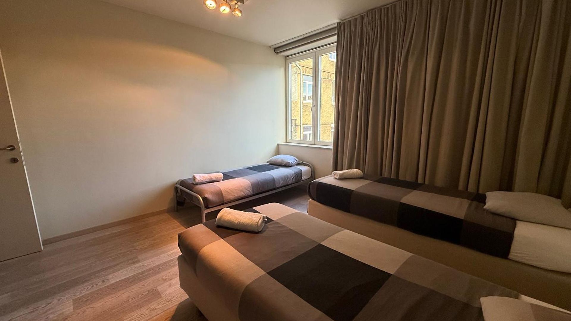 With 2 Bedrooms - Sleeps 6 Brussels