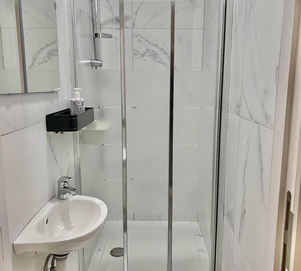 Spacious For 6 Near Center Of Apartment *
