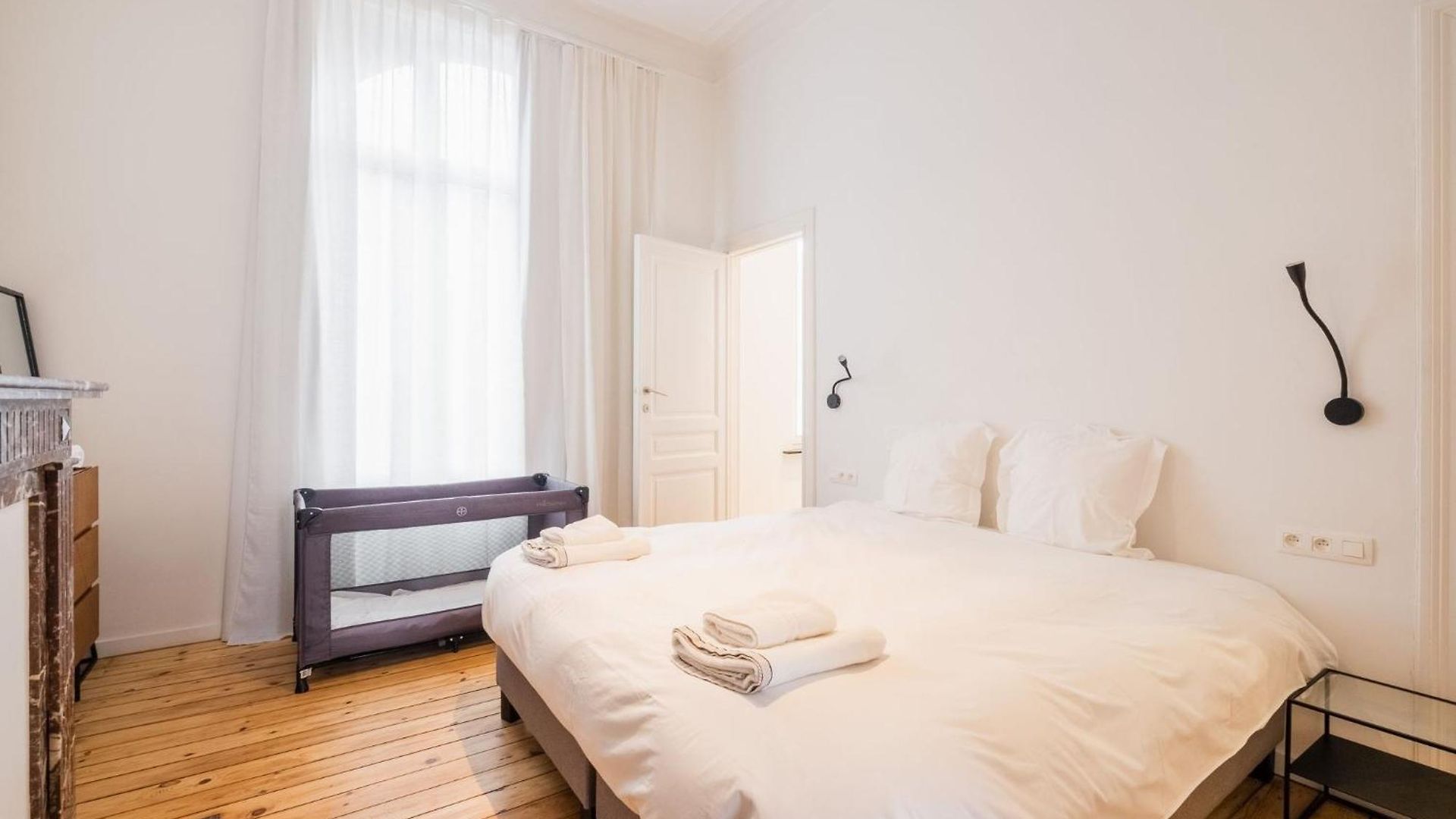 New Center Of Trendy St Gille Brussels