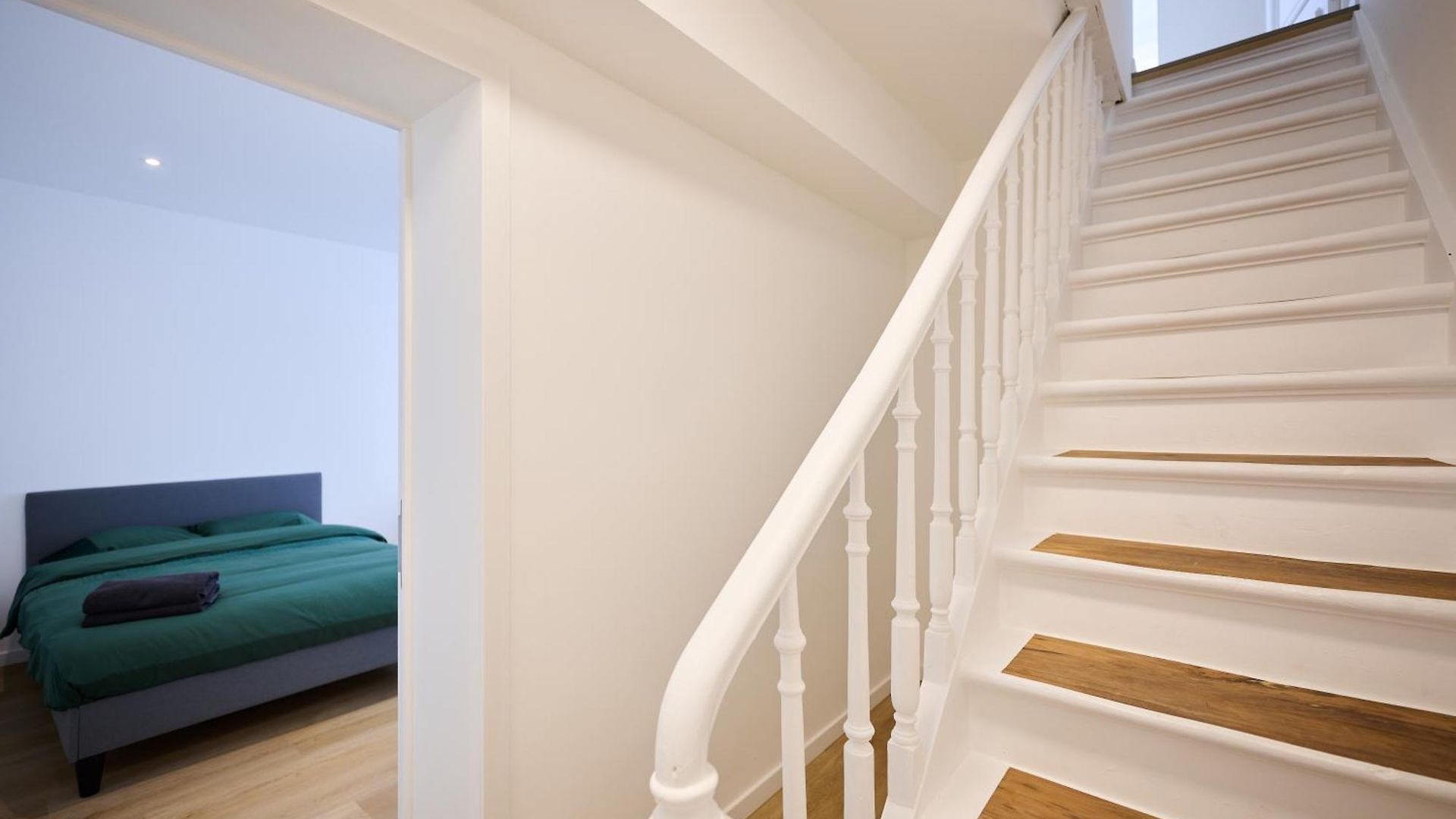 Toison D'or & Saunna 2 Apartment *