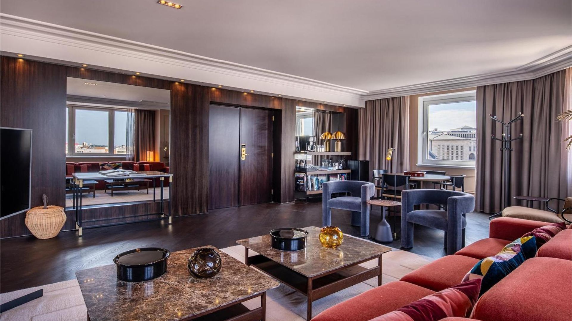 Hilton Grand Place Hotel 4*
