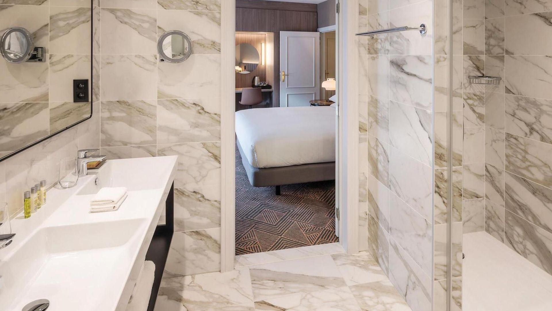 Hilton Grand Place 4*