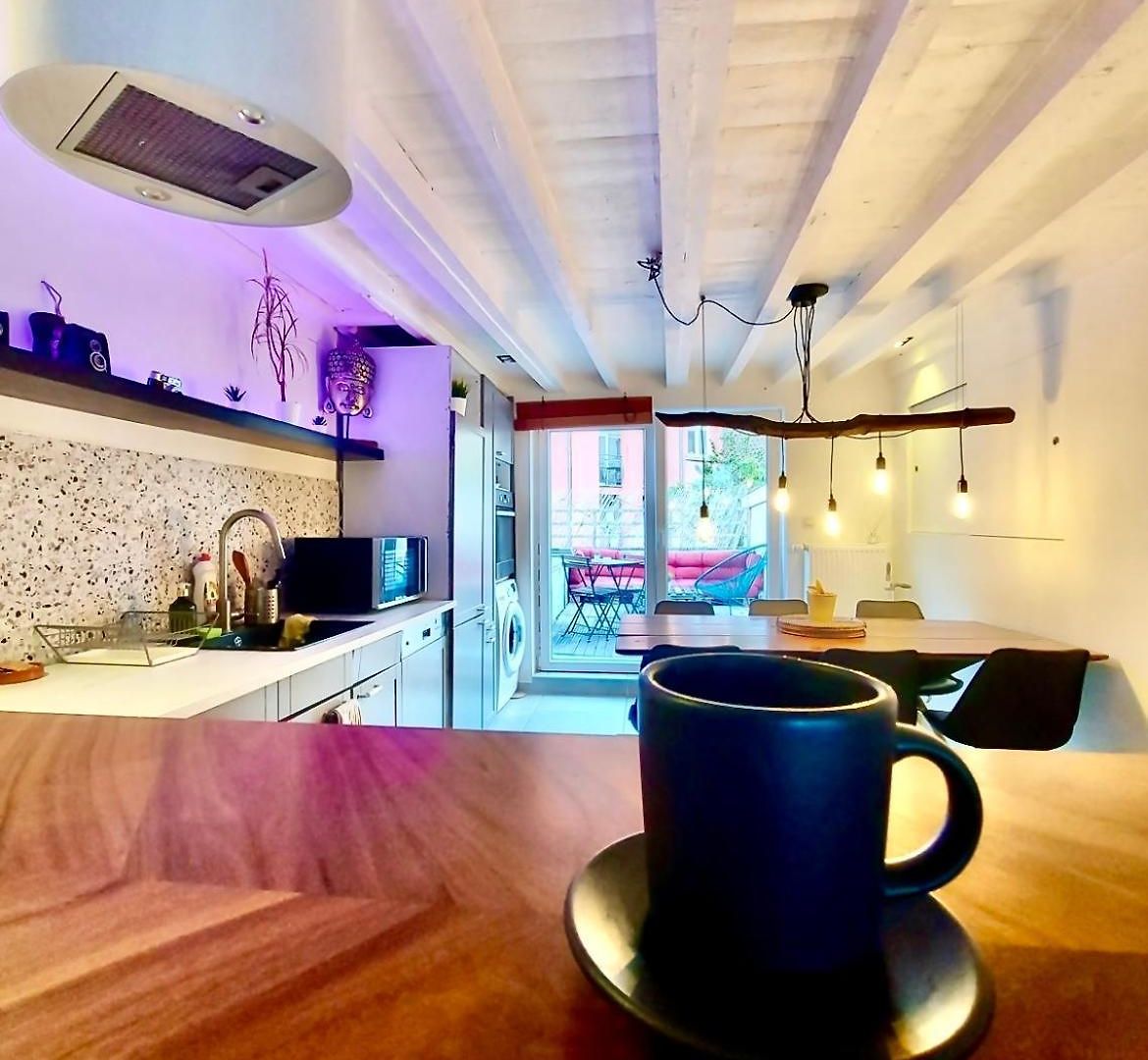 Beautiful Duplex In The Center Of *