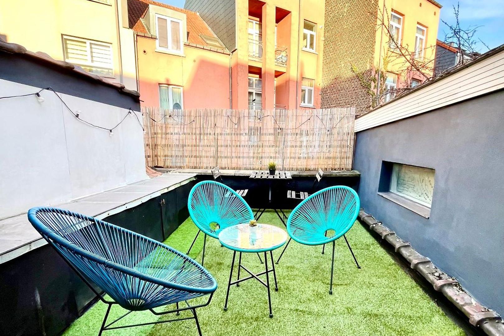 Beautiful Duplex In The Center Of *