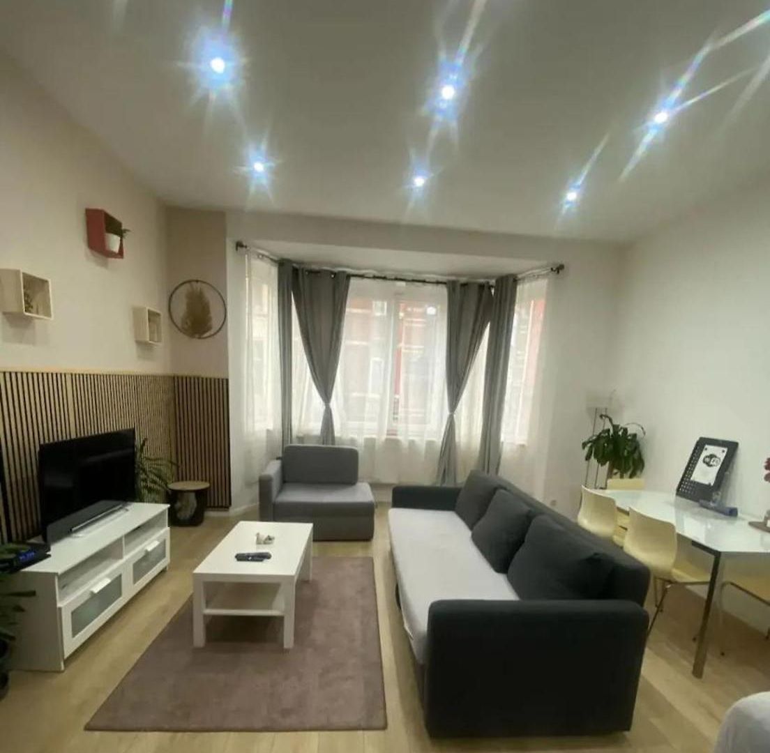Modern In Molenbeek-saint-jean / 77 M² / Parking