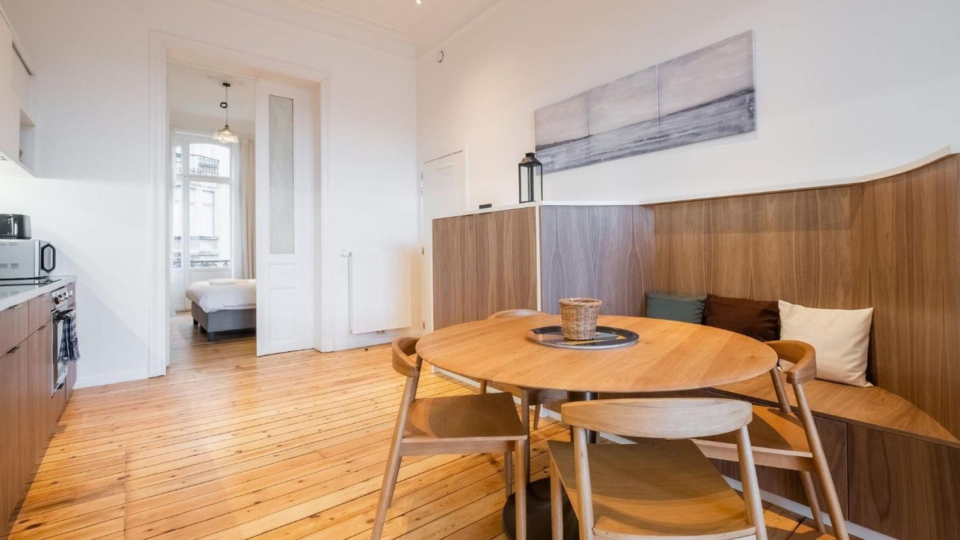 Charming Renovated In Vibrant Saint Gilles,